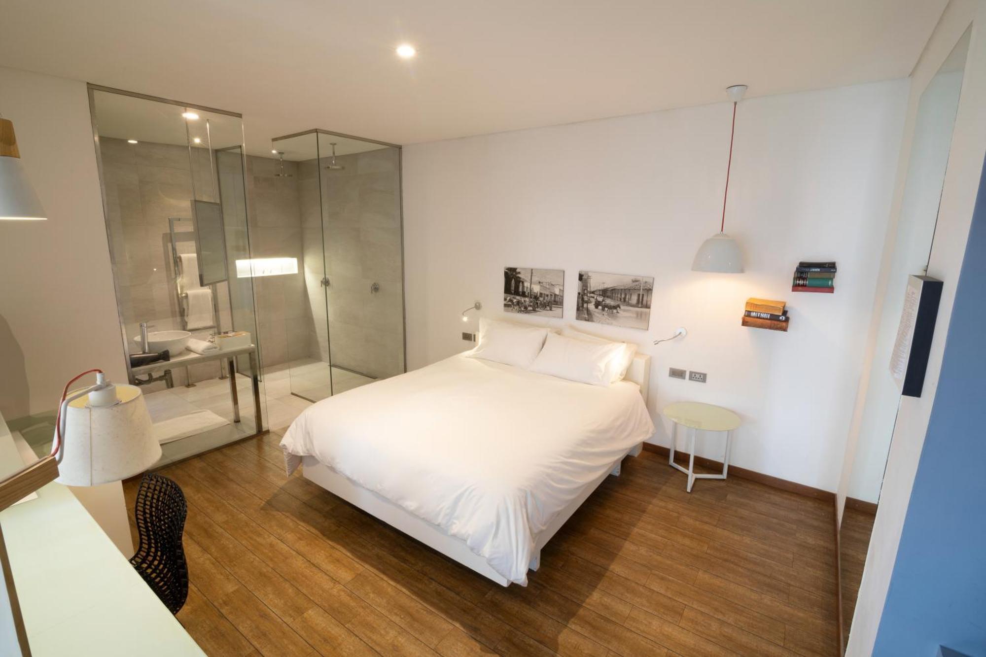 Cosmopolitano Hotel Boutique Santa Cruz de La Sierra Eksteriør bilde A room at the hotel