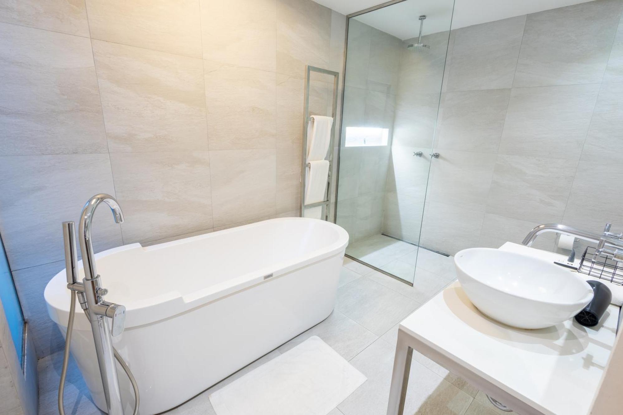 Cosmopolitano Hotel Boutique Santa Cruz de La Sierra Eksteriør bilde Bathroom