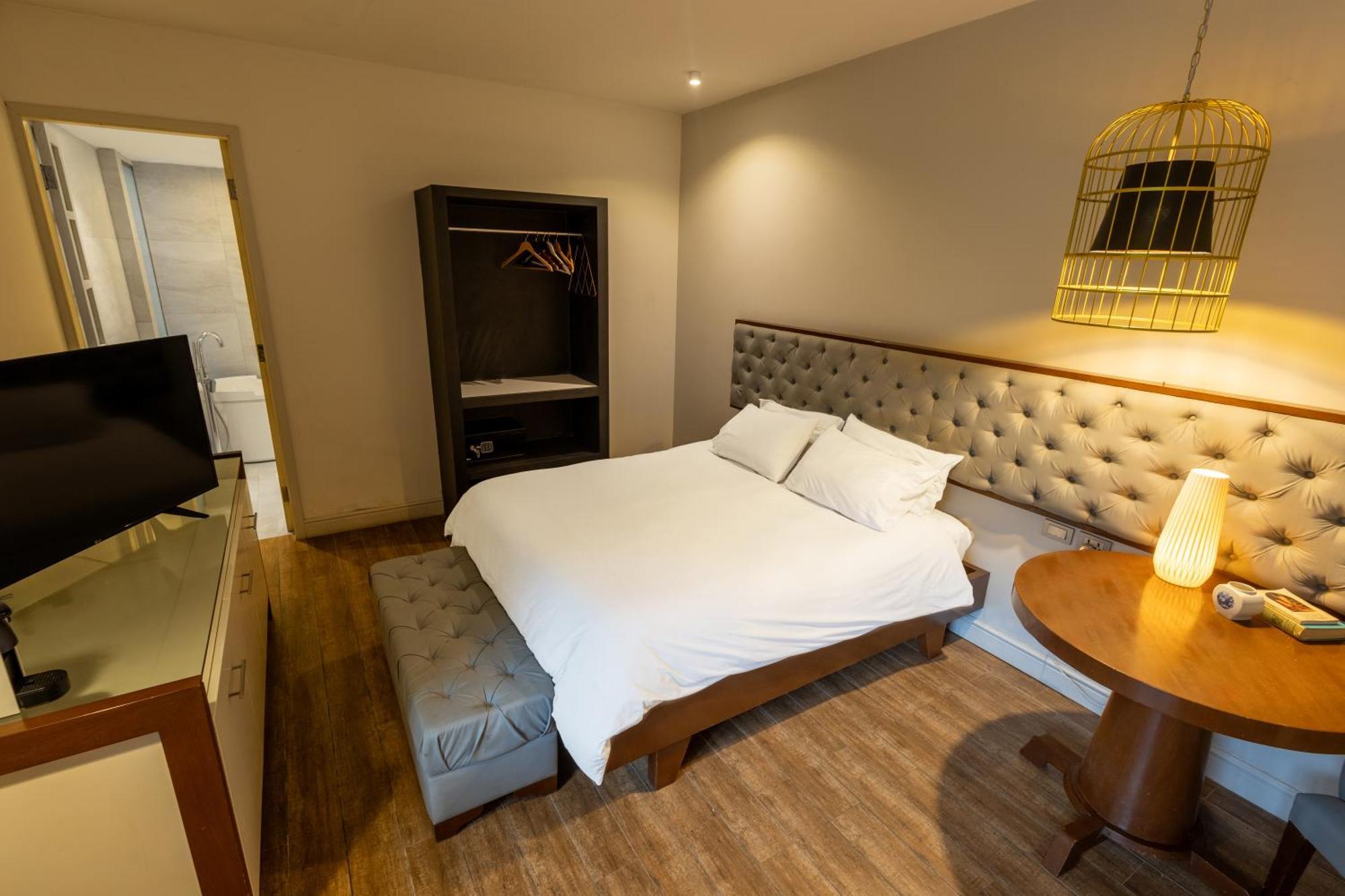 Cosmopolitano Hotel Boutique Santa Cruz de La Sierra Eksteriør bilde A bedroom at the hotel